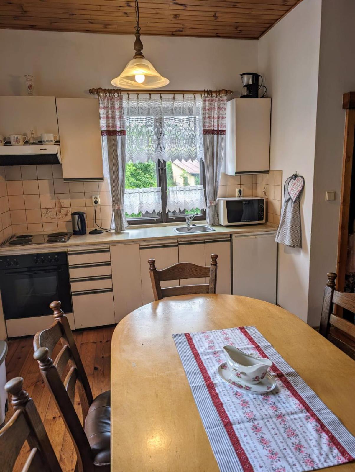 Červený Kostelec Apartman V Pensionu U Holzaepfelu מראה חיצוני תמונה